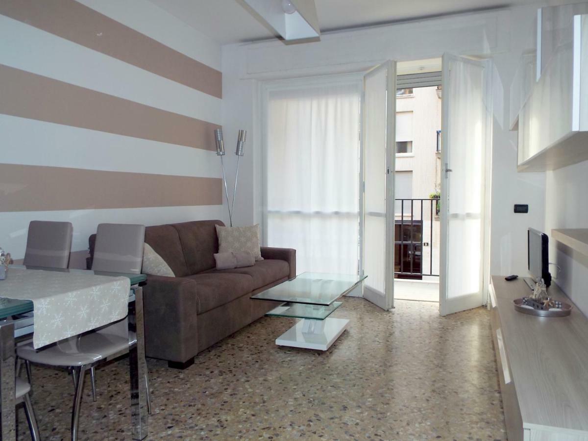 Lacaralele Apartment Milan Luaran gambar